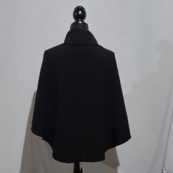 Le Chateau cape coat jacket goth academia black cloak winter fall poncho NWT new - Picture 3 of 13